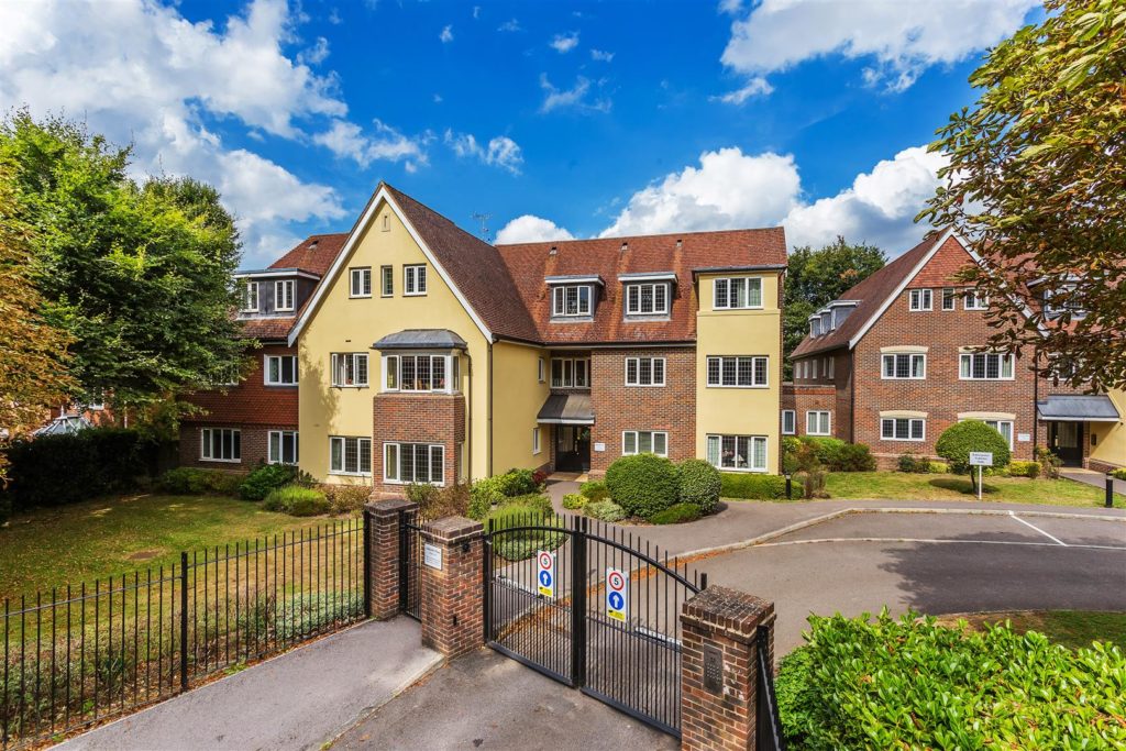 ASHCROFT PLACE, LEATHERHEAD, KT22