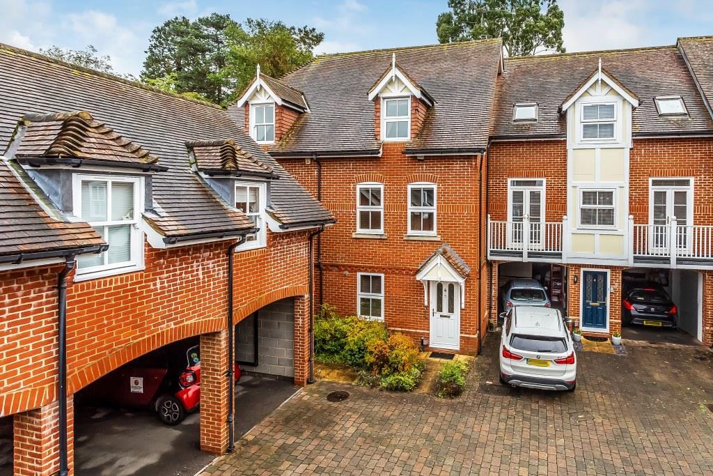 CHARTWOOD PLACE, DORKING, RH4