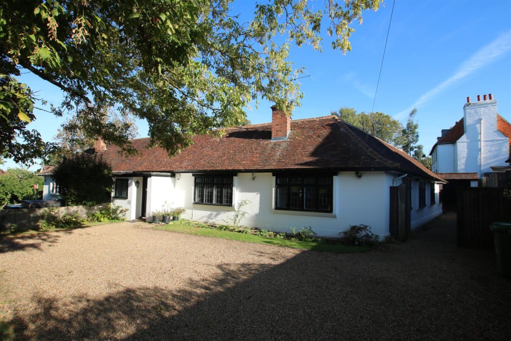 LODGE ROAD, FETCHAM, KT22