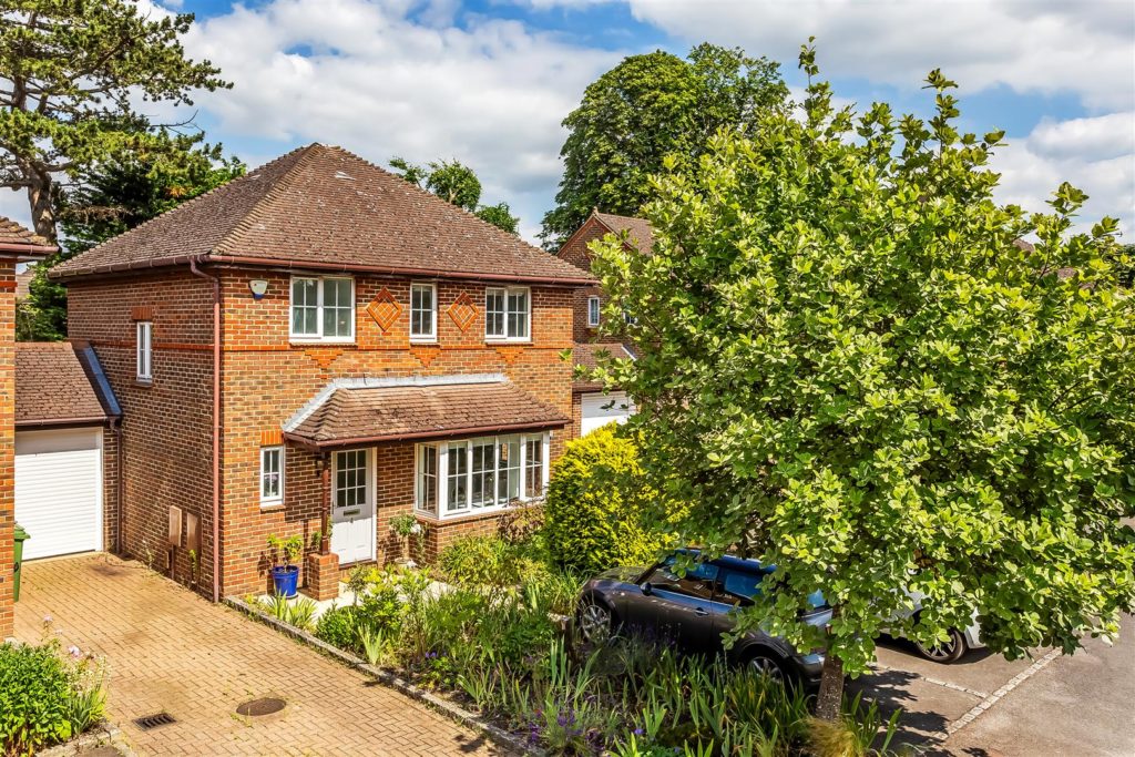 GAYTON CLOSE, ASHTEAD, KT21