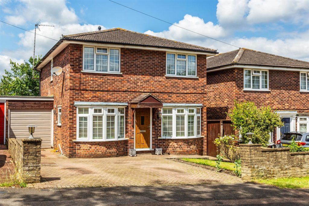 HARDING ROAD, LANGLEY VALE, EPSOM, KT18