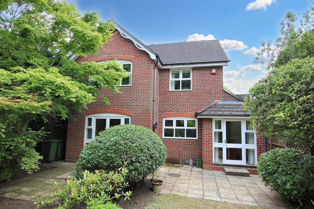 WOODVILL ROAD, LEATHERHEAD, KT22