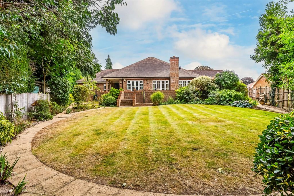 BEECHCROFT, ASHTEAD, KT21