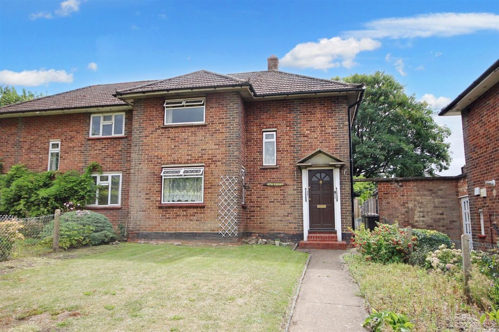 LEATHERHEAD ROAD, GREAT BOOKHAM, KT23