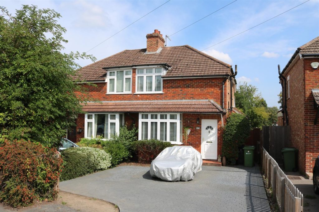 COBHAM ROAD, FETCHAM, KT22