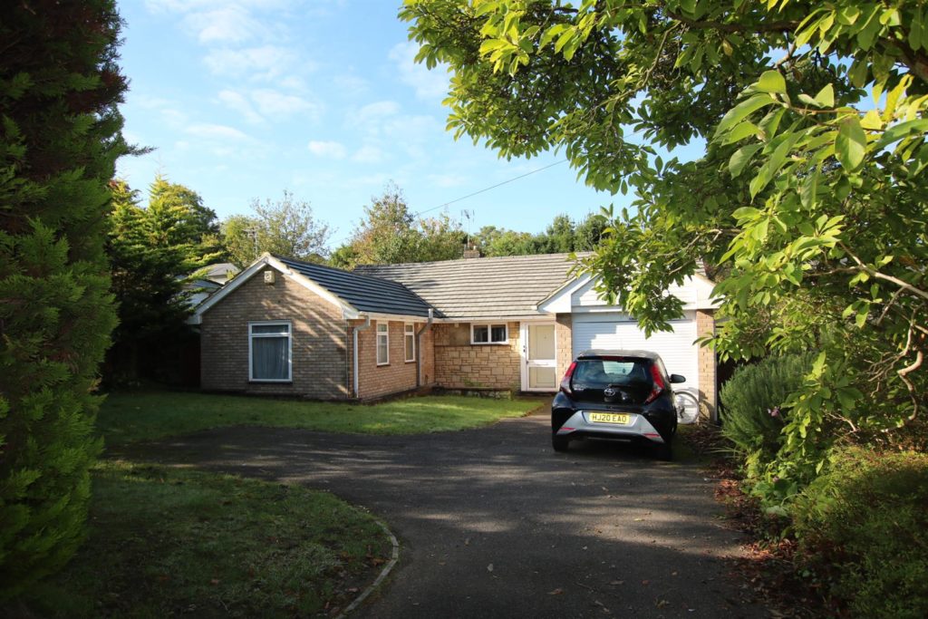 CLINTON ROAD, LEATHERHEAD, KT22