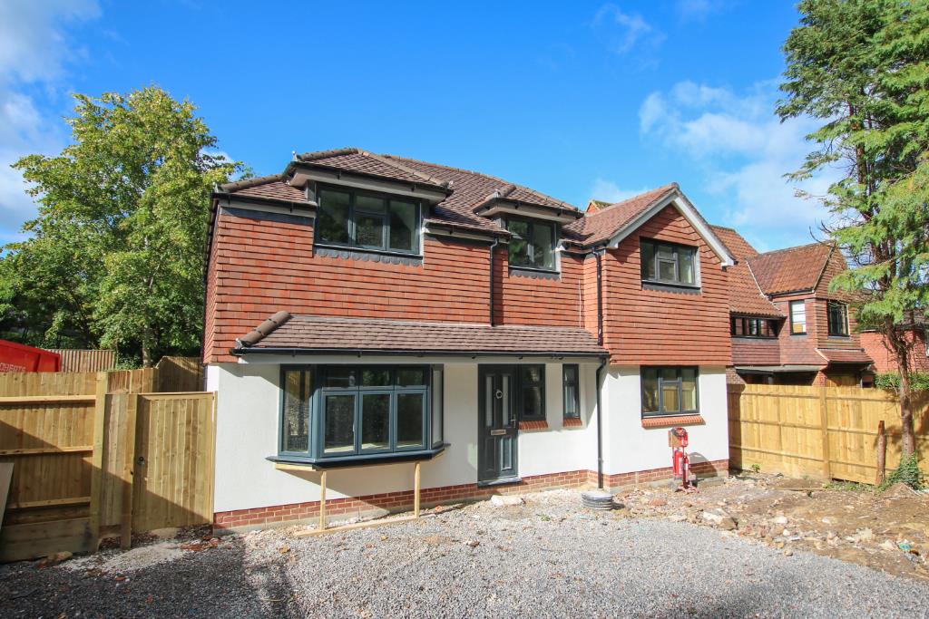 REIGATE ROAD, SOUTH LEATHERHEAD, KT22