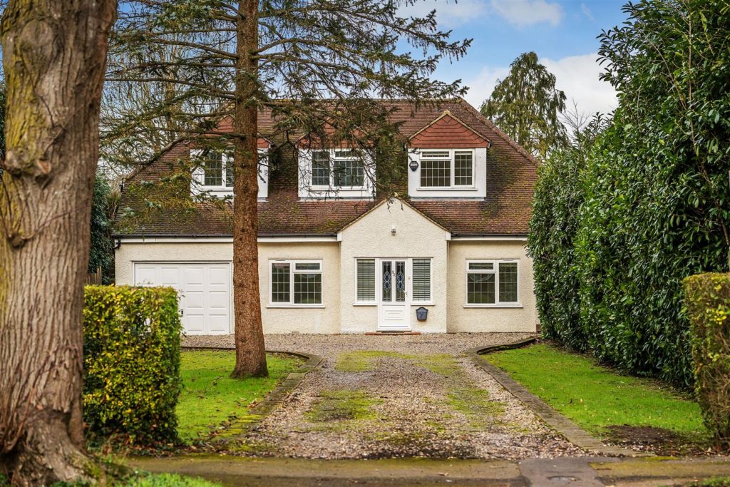 LINKS ROAD, ASHTEAD, KT21