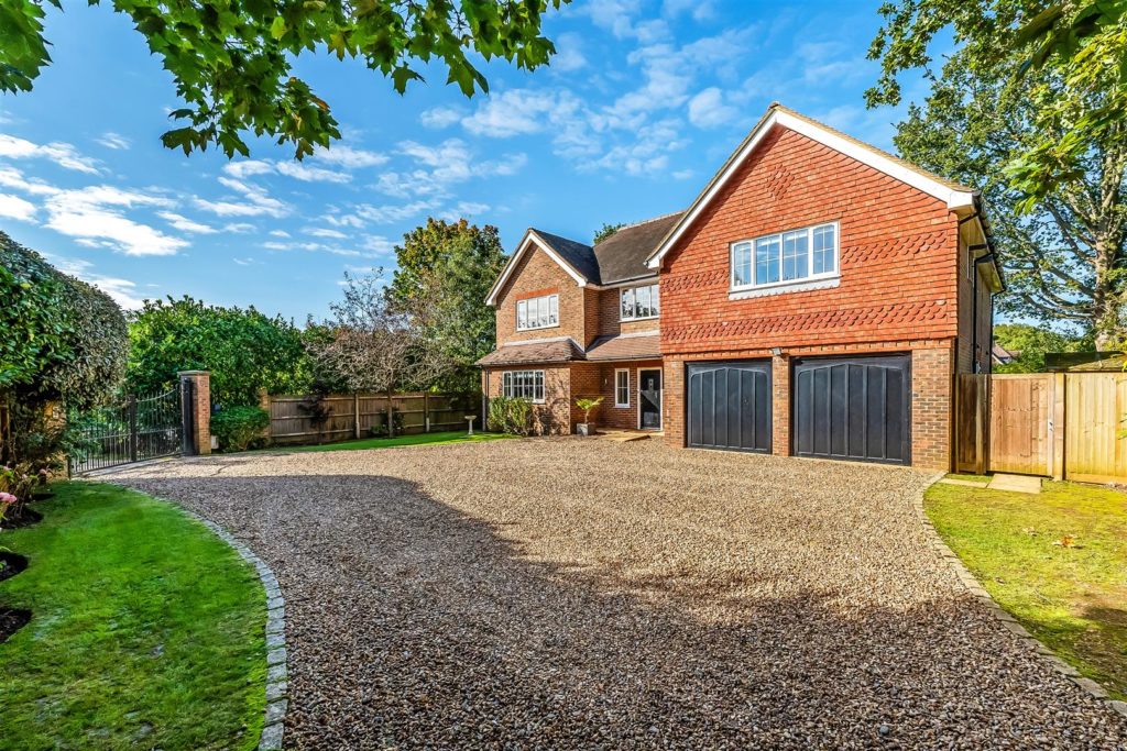 LOWER ROAD, FETCHAM, KT22