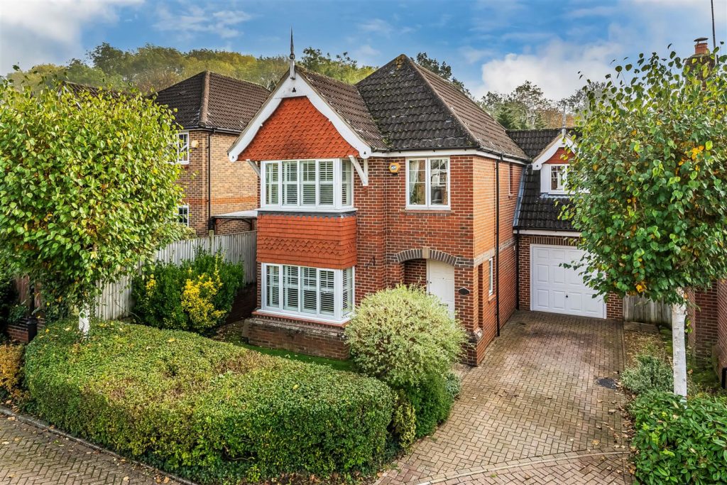 LANGWOOD CLOSE, ASHTEAD, KT21