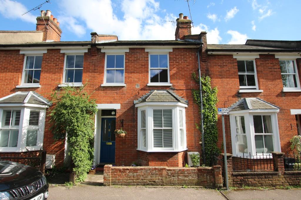 QUEEN ANNE’S TERRACE, LEATHERHEAD, KT22