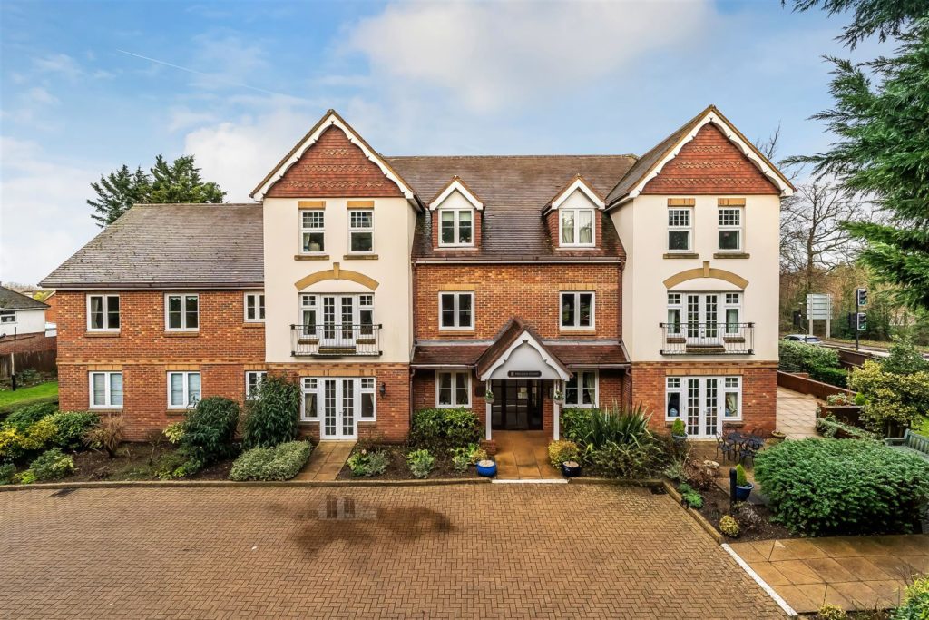 EPSOM ROAD, LEATHERHEAD, KT22