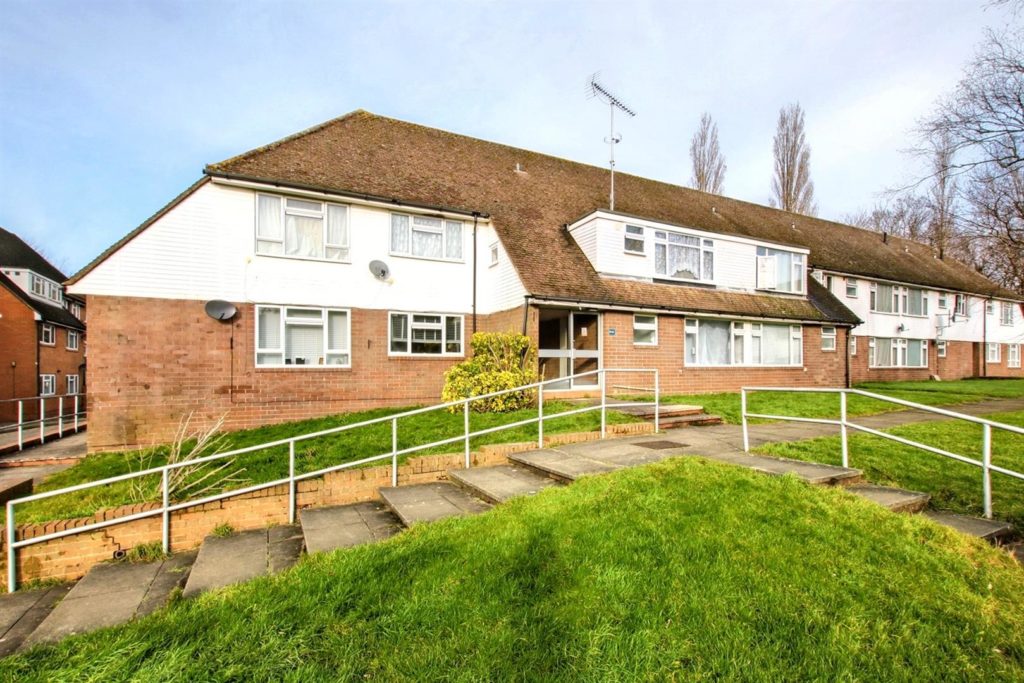 CRESSALL CLOSE, LEATHERHEAD, KT22