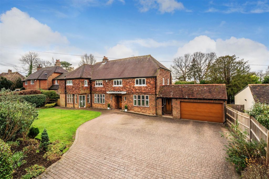 AGATES LANE, ASHTEAD, KT21