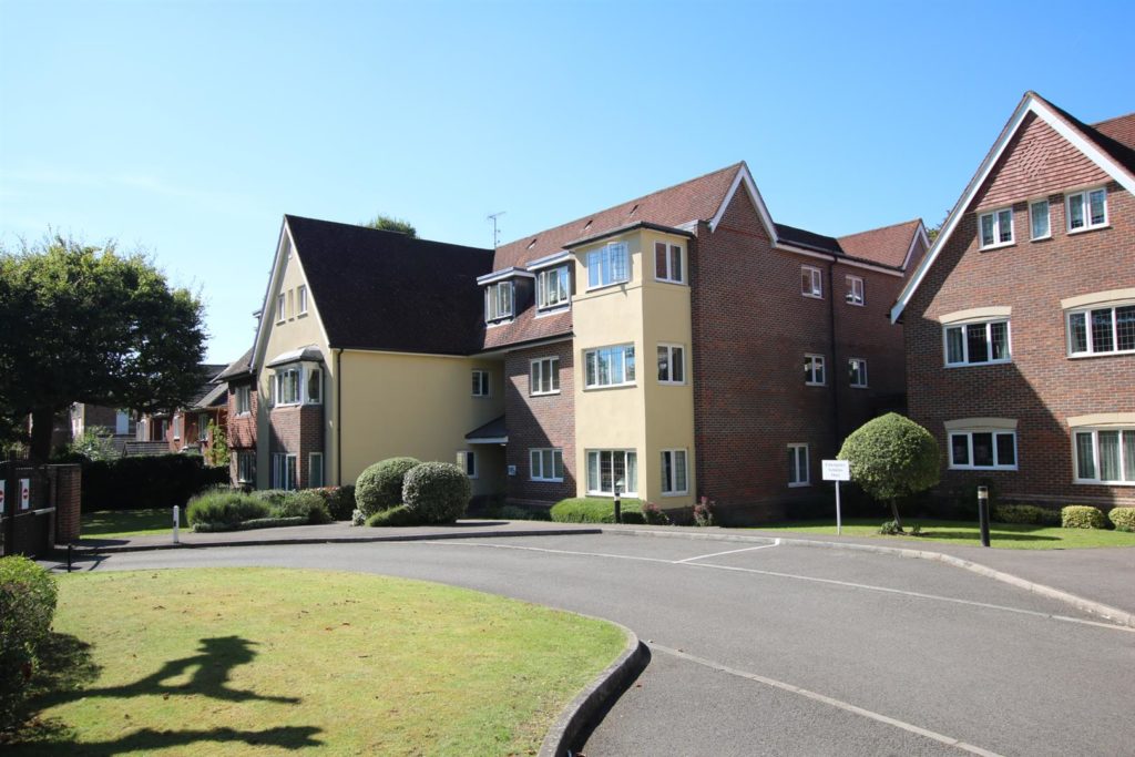 ASHCROFT PLACE, LEATHERHEAD, KT22